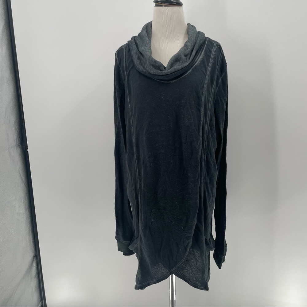 Maurices Woman’s Long Sleeve Top
